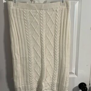 Brand new perfect condition adorable cable knit sweater dress by Eva Mendez